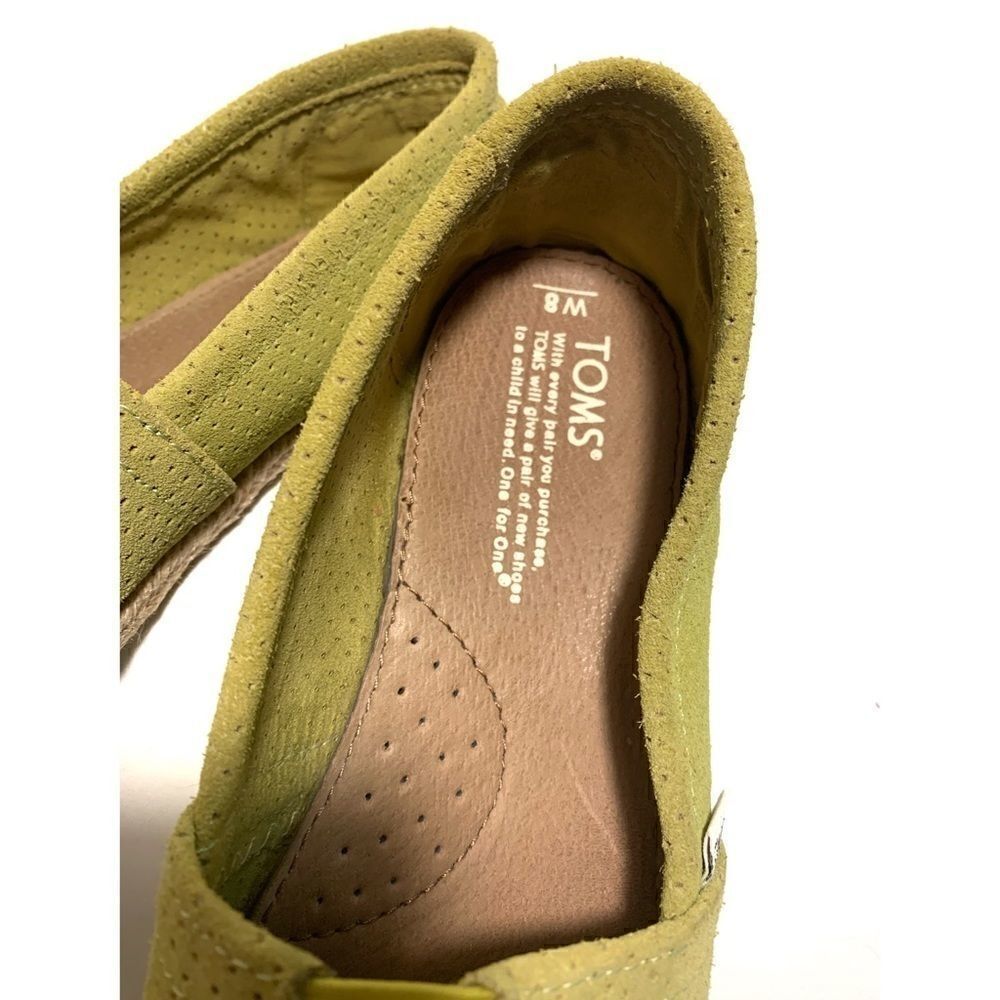 🎉HP🎉 Toms Seasonal Classic Green Flats (8) - Picture 3 of 11